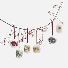 Naložite sliko v pregledovalnik galerije, Set 2 keramičnih prazničnih okraskov Unikko Marimekko