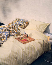 Naložite sliko v pregledovalnik galerije, Prevleka za odejo Piccolo slamnato rumena 140 x 200 cm Marimekko