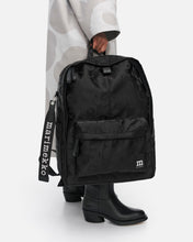 Naložite sliko v pregledovalnik galerije, Nahrbtnik Zip Top Unikko črn Marimekko