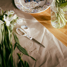 Naložite sliko v pregledovalnik galerije, Škarje 21 cm Taika bela Fiskars x Iittala
