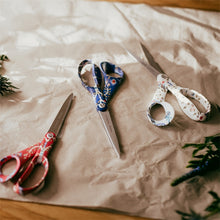 Naložite sliko v pregledovalnik galerije, Škarje 21 cm Taika bela Fiskars x Iittala