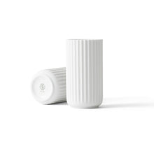 Naložite sliko v pregledovalnik galerije, Vaza Lyngby 15,5 cm porcelan bela Lyngby Porcelaen