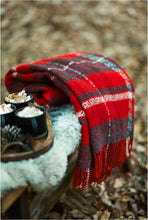 Naložite sliko v pregledovalnik galerije, Volnena odeja SNUGGLE rdeča KLIPPAN