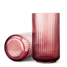 Naložite sliko v pregledovalnik galerije, Vaza Lyngby 25 cm steklo burgundsko rdeča Lyngby Porcelaen