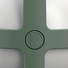 Naložite sliko v pregledovalnik galerije, Solarna lučka Soft Spot Circular H18,5 cm pine green Rosendahl