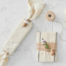 Naložite sliko v pregledovalnik galerije, Okrasek za praznično drevo NORDIC TALES Želod ROSENDAHL