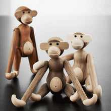 Naložite sliko v pregledovalnik galerije, Lesena dekorativna figura MONKEY mala teak/limba KAY BOJESEN