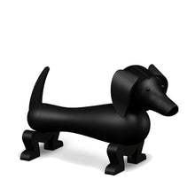 Naložite sliko v pregledovalnik galerije, Lesena dekorativna figura JAZBEČAR srednja velikost črn KAY BOJESEN