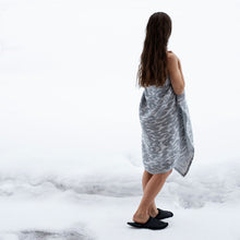 Naložite sliko v pregledovalnik galerije, Lanena kopalna brisača 95x180cm JÄKÄLÄ siva Lapuan Kankurit