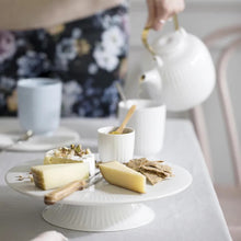 Naložite sliko v pregledovalnik galerije, Stojalo za torte Hammershøi 30 cm belo Kähler
