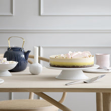 Naložite sliko v pregledovalnik galerije, Stojalo za torte Hammershøi 30 cm belo Kähler