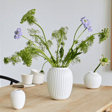 Naložite sliko v pregledovalnik galerije, Keramična vaza Hammershøi 21cm bela Kähler