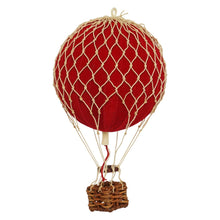 Naložite sliko v pregledovalnik galerije, Dekorativen balon Floating The Skies žamet rdeča Authentic Models