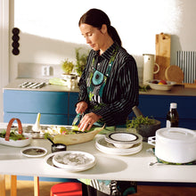 Naložite sliko v pregledovalnik galerije, Krožnik 25 cm Oiva - Siirtolapuutarha Räsymatto Marimekko