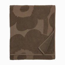 Naložite sliko v pregledovalnik galerije, Kopalna brisača Unikko temno peščena Marimekko
