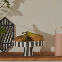 Naložite sliko v pregledovalnik galerije, Pladenj / stojalo za torto TOPPU črno-bel OYOY