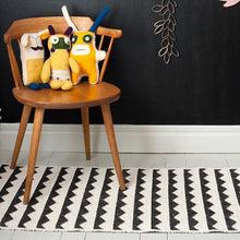 Naložite sliko v pregledovalnik galerije, PREPROGA GITTAN črna BRITA SWEDEN, več velikosti