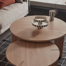 Naložite sliko v pregledovalnik galerije, Pladenj / stojalo za torto TOPPU TRAY LARGE črno-bel OYOY