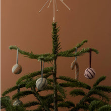 Naložite sliko v pregledovalnik galerije, Obesek za božično drevo BOŽIČNA KROGLA OYOY
