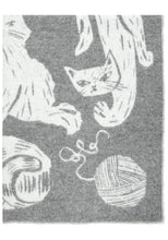 Naložite sliko v pregledovalnik galerije, Volnena odeja KISSANPÄIVÄT siva Lapuan Kankurit