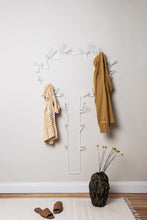 Naložite sliko v pregledovalnik galerije, Kovinski stenski obešalnik TREE Maze Interior, več barv