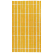 Naložite sliko v pregledovalnik galerije, Prt Tiiliskivi rumen 135 x 245 cm organski bombaž Marimekko
