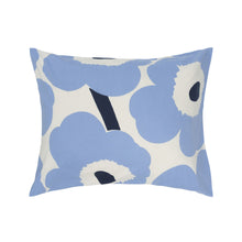 Naložite sliko v pregledovalnik galerije, Prevleka za posteljno blazino Unikko 50 x 70/75 cm jersey modra Marimekko
