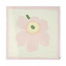 Naložite sliko v pregledovalnik galerije, Prt iz organskega bombaža Unikko 140x140cm roza Marimekko
