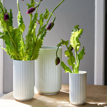 Naložite sliko v pregledovalnik galerije, Vaza Lyngby 20,5 cm porcelan bela Lyngby Porcelaen
