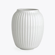 Naložite sliko v pregledovalnik galerije, Keramična vaza Hammershøi 21cm bela Kähler
