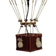 Naložite sliko v pregledovalnik galerije, Dekorativen balon z LED lučjo Royal Aero moder Authentic Models
