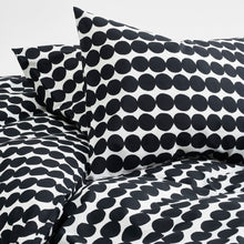 Naložite sliko v pregledovalnik galerije, Prevleka za blazino Räsymatto črna 50 x 70/75 cm Marimekko
