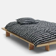 Naložite sliko v pregledovalnik galerije, Prevleka za blazino Räsymatto črna 50 x 70/75 cm Marimekko
