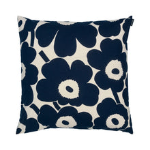 Naložite sliko v pregledovalnik galerije, Prevleka za blazino Pieni Unikko temno modra 50 x 50 cm Marimekko
