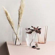 Naložite sliko v pregledovalnik galerije, Vaza Kastehelmi 154mm prosojna Iittala
